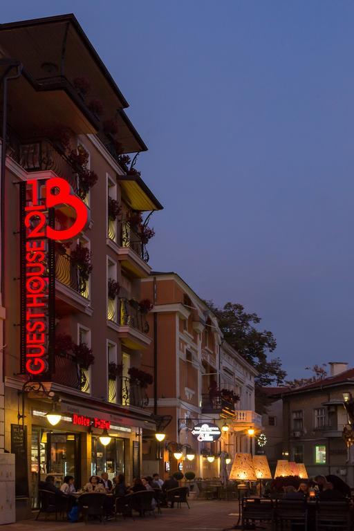 8 1/2 Art Guest House Plovdiv Ngoại thất bức ảnh
